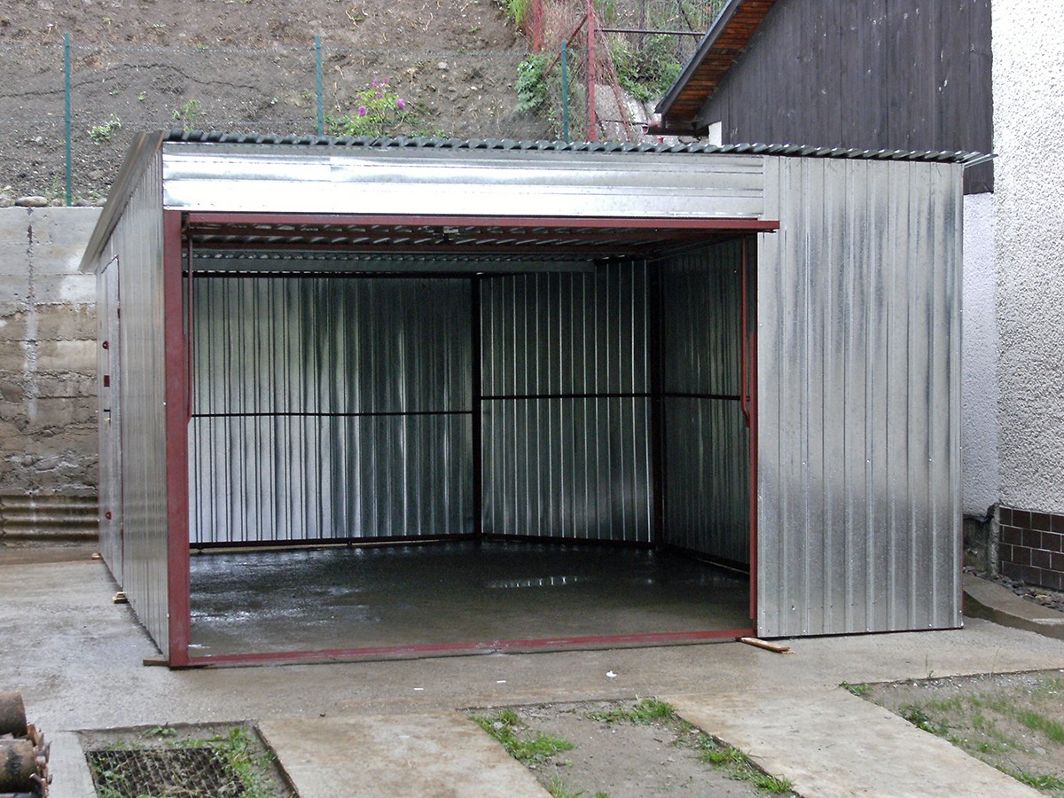 4x5m egyállásos tágas garázs hátrafelé lejtő tetejű | Bomstal